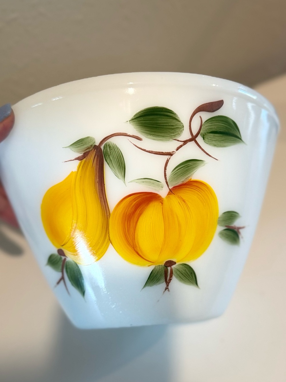 BEAUTIFUL Vintage Fire King Hand-Painted Peach & Grapes Fruit glass dish